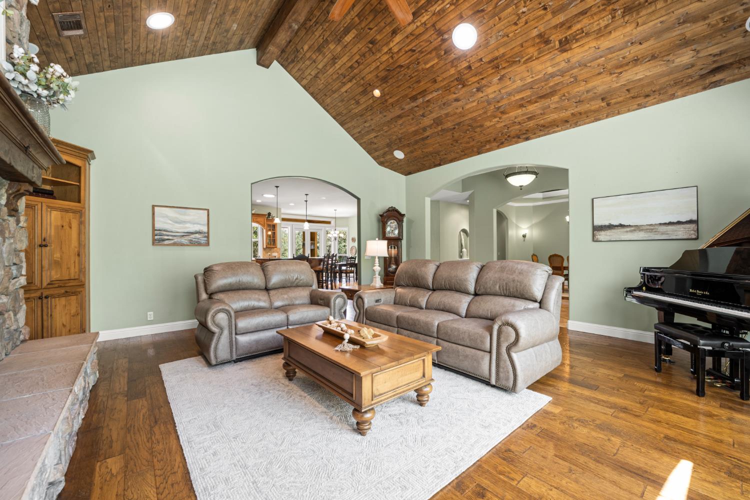 Detail Gallery Image 16 of 80 For 2611 Golden Fawn Trl, Shingle Springs,  CA 95682 - 4 Beds | 4/2 Baths