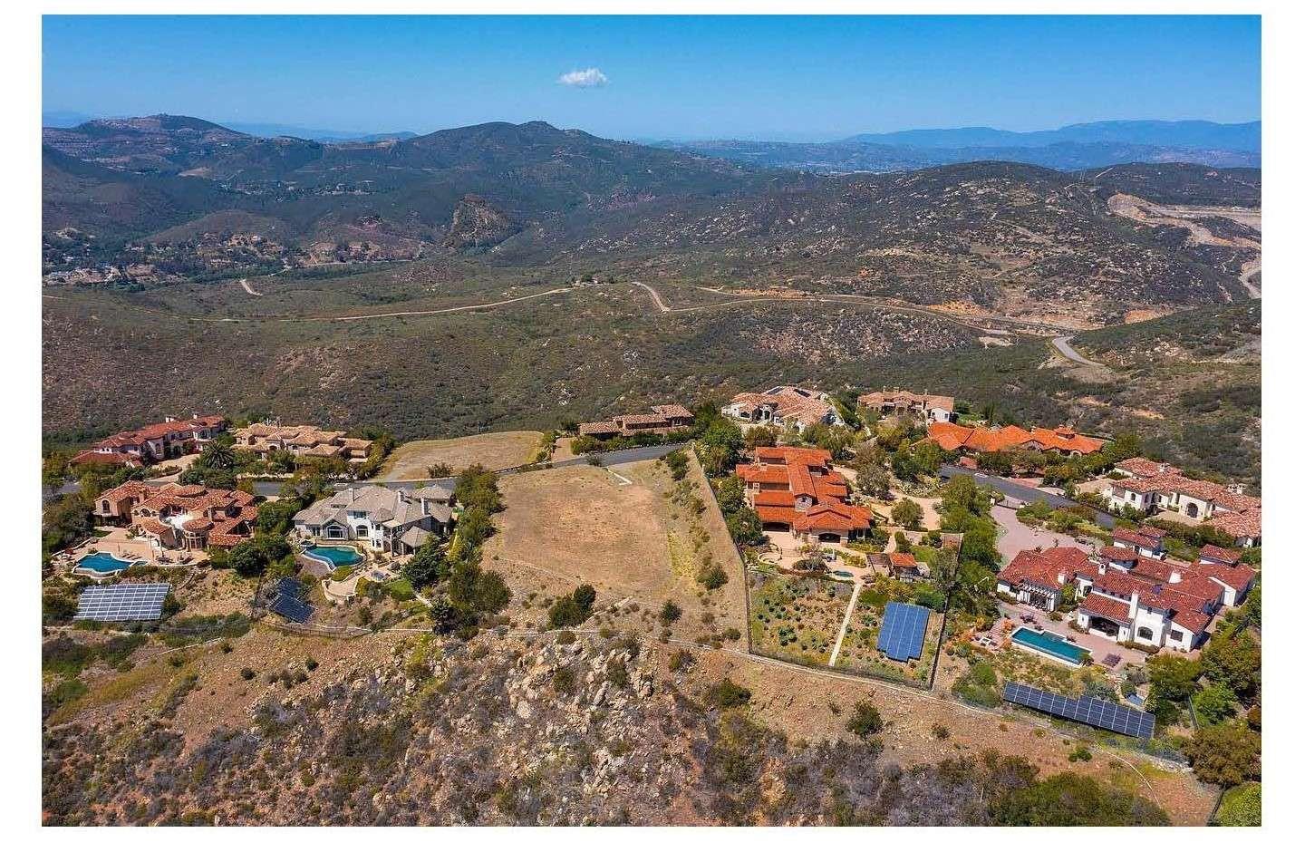 Via Ambiente, Rancho Santa Fe, California image 8