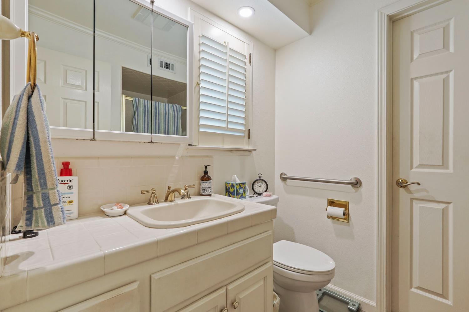 Lakewood Drive, Lodi, California image 32