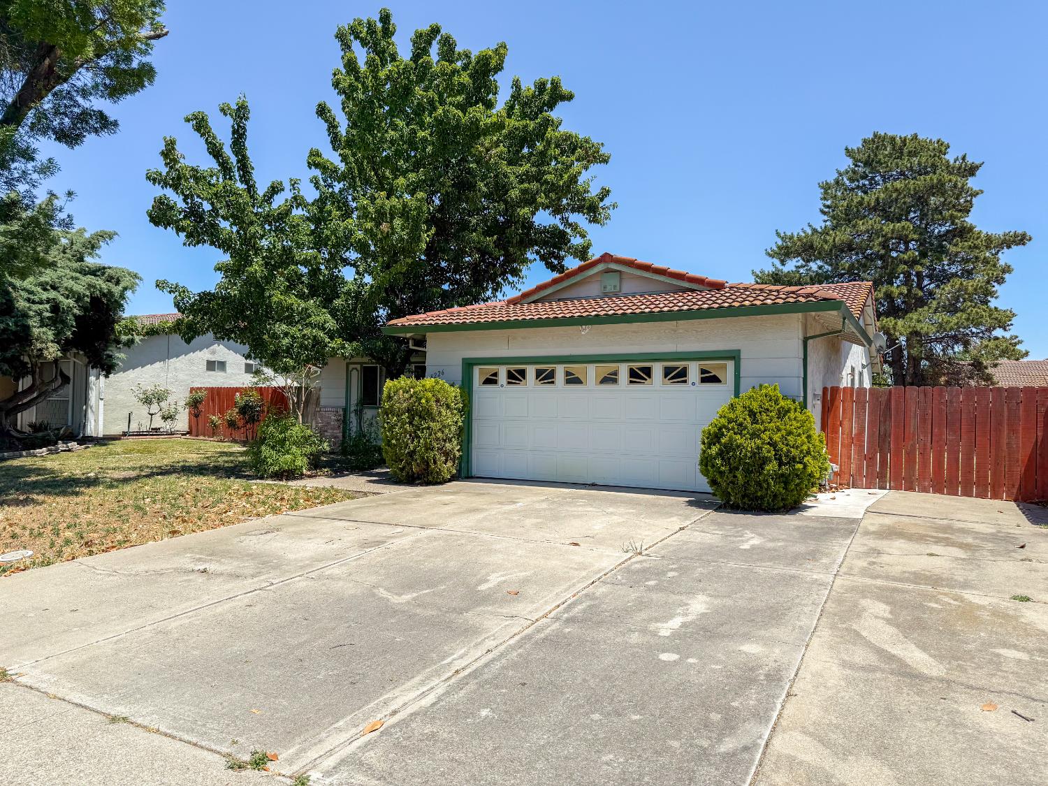 Manhattan Drive, Stockton, California image 4