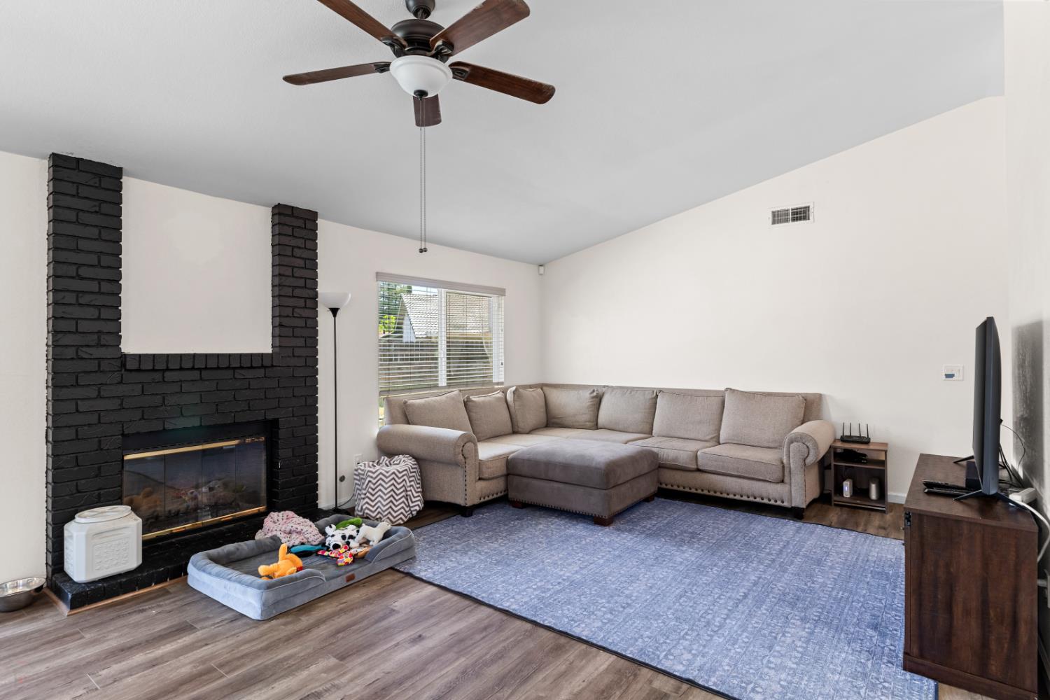Blackrock Place, Modesto, California image 9