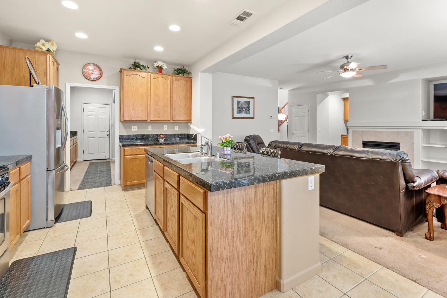 Colma Avenue, Merced, California image 10
