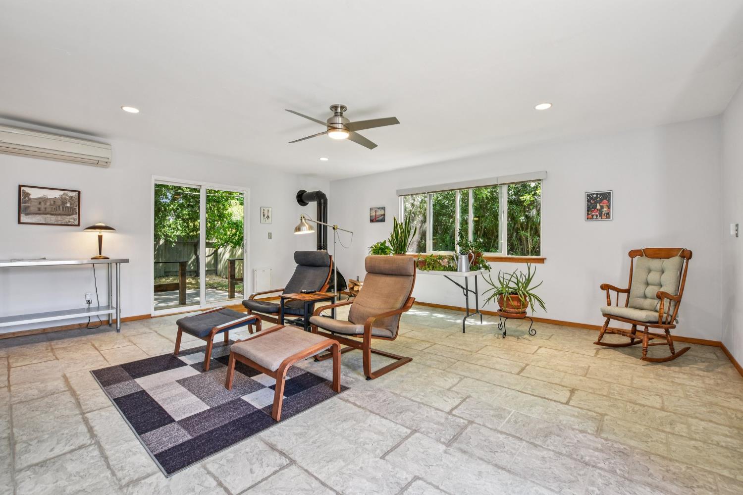 Cedarhurst Way, Carmichael, California image 6