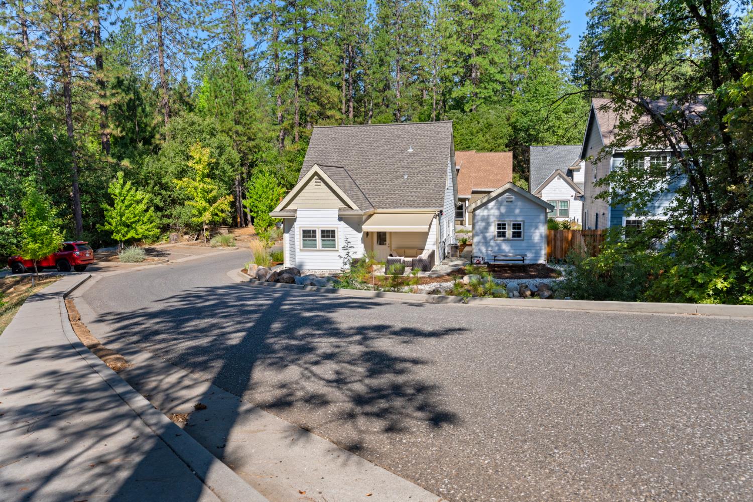 Pello Lane, Nevada City, California image 44