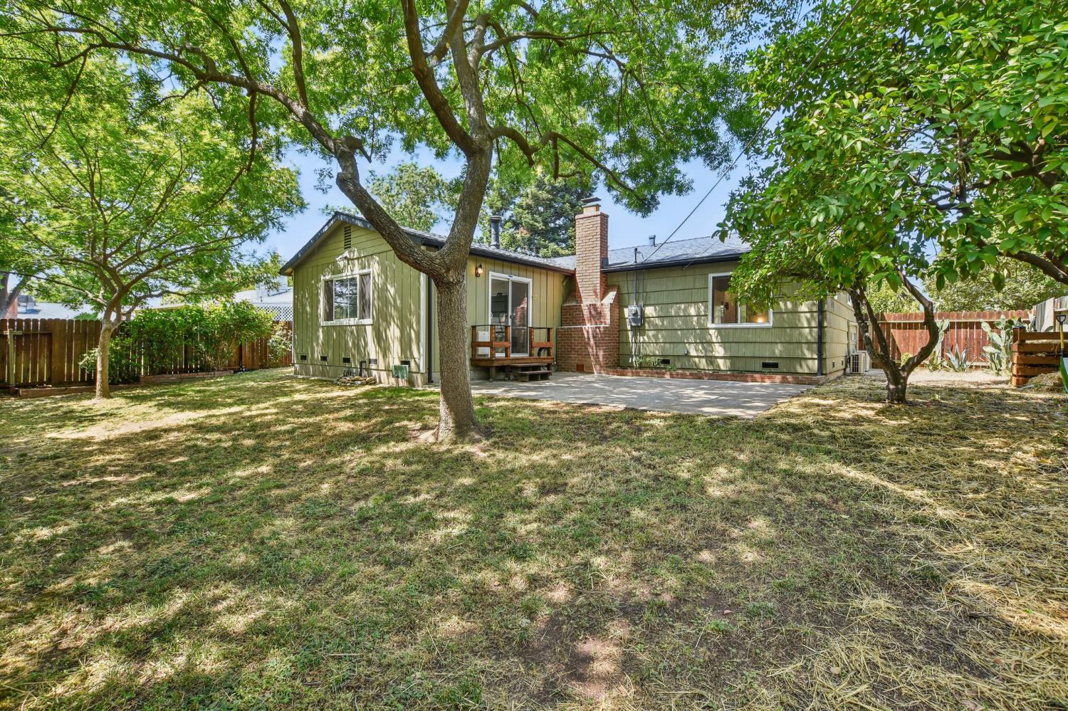 Cedarhurst Way, Carmichael, California image 18