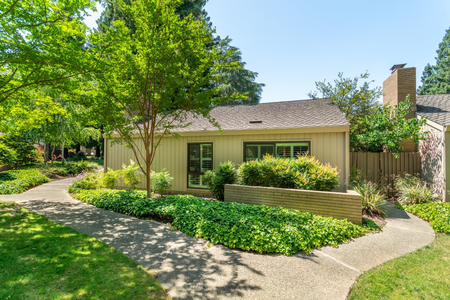 Dunbarton Circle, Sacramento, California image 2