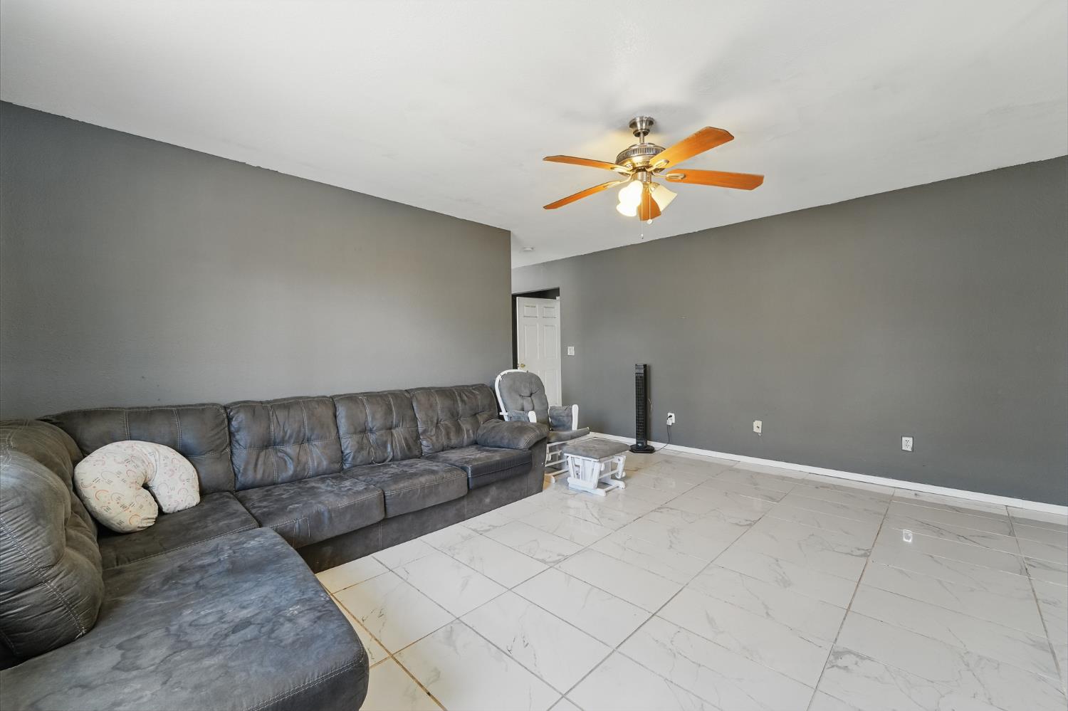 Glenn Avenue, Modesto, California image 9