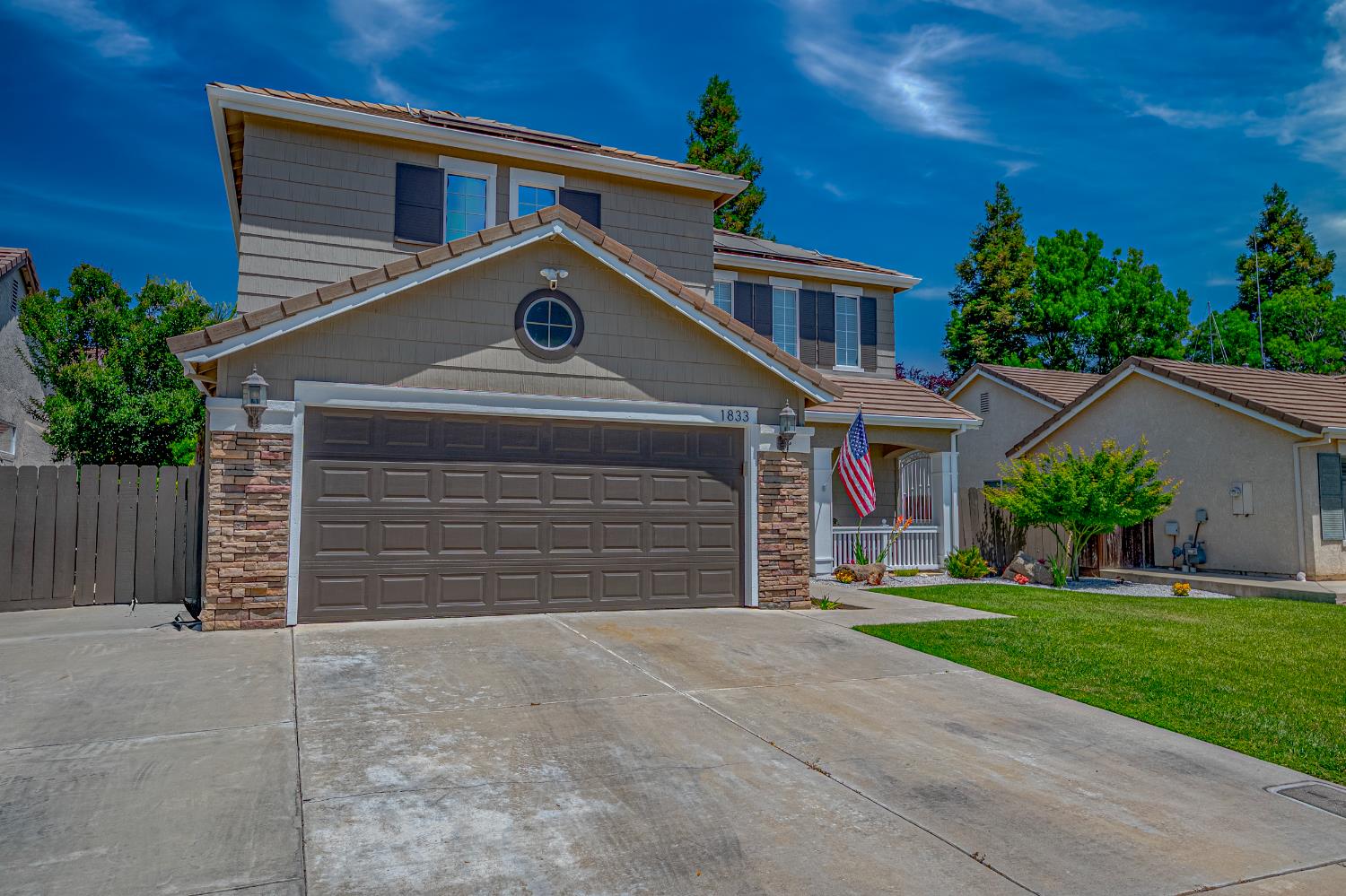 La Quinta Court, Merced, California image 2