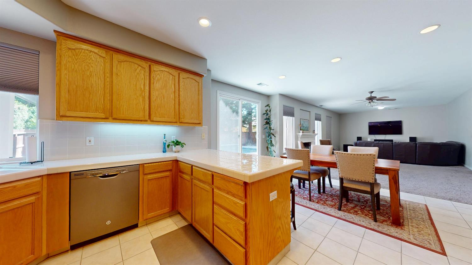 Avignon Lane, Modesto, California image 5