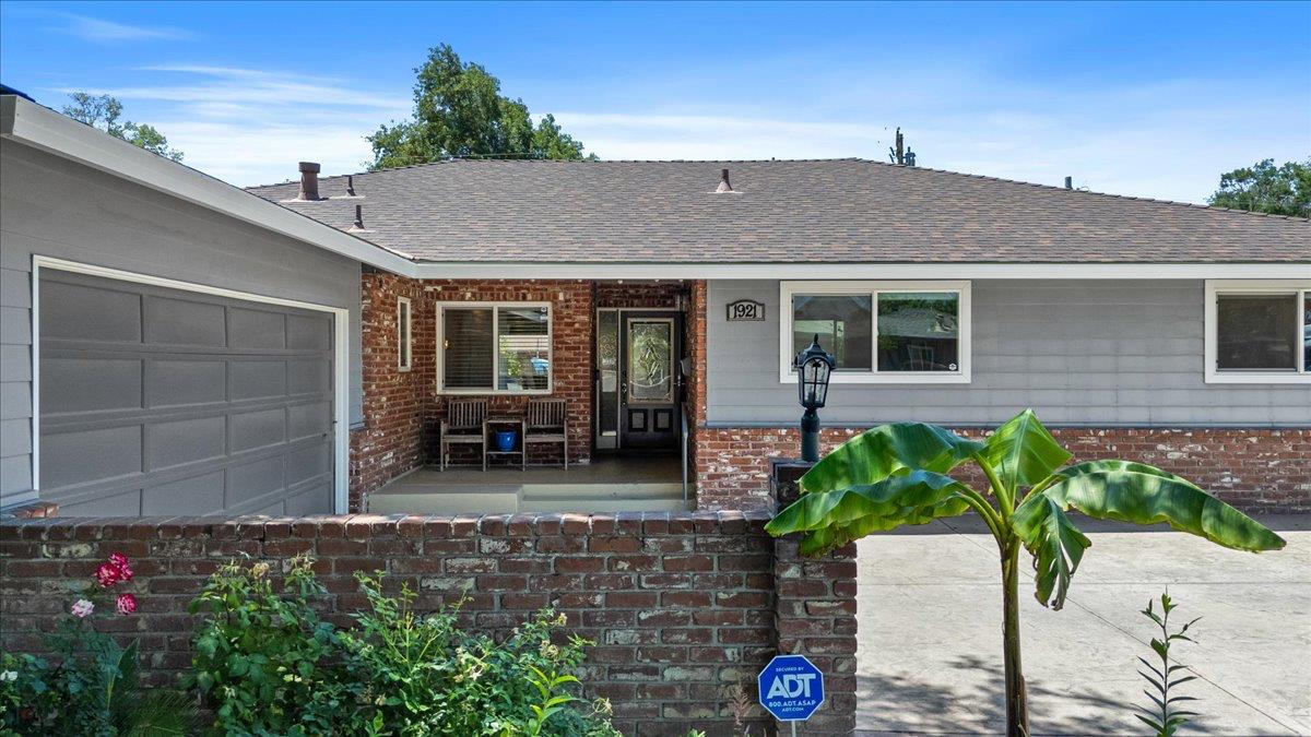 Sherwood Avenue, Modesto, California image 5