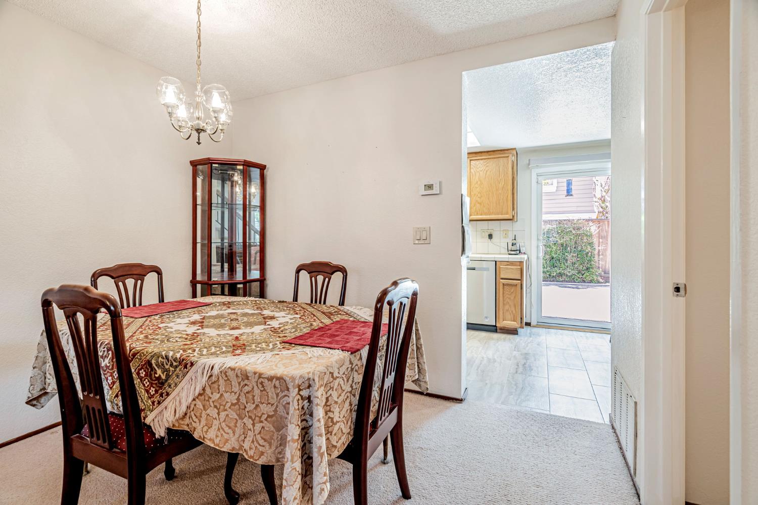Macaw Way, San Jose, California image 9