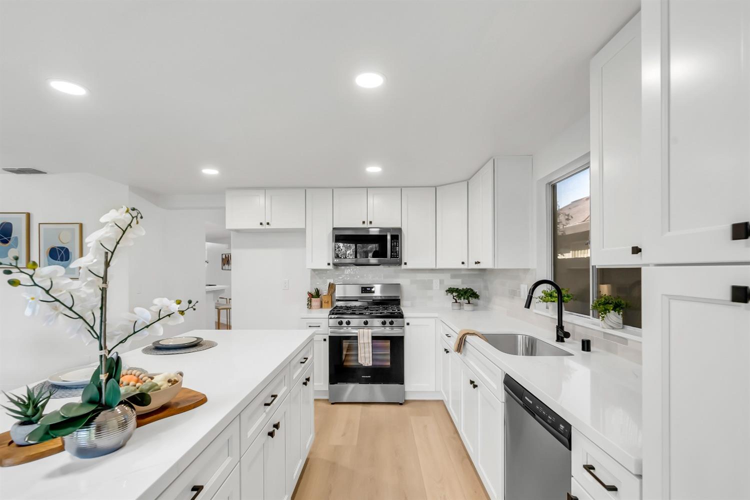 Detail Gallery Image 25 of 57 For 7213 Tiant Way, Elk Grove,  CA 95758 - 3 Beds | 2/1 Baths