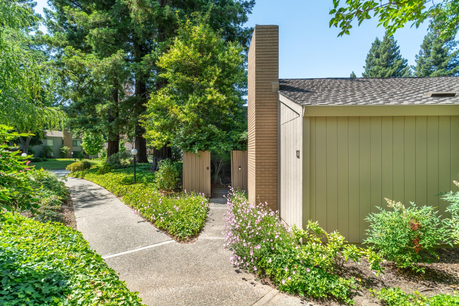 Dunbarton Circle, Sacramento, California image 3