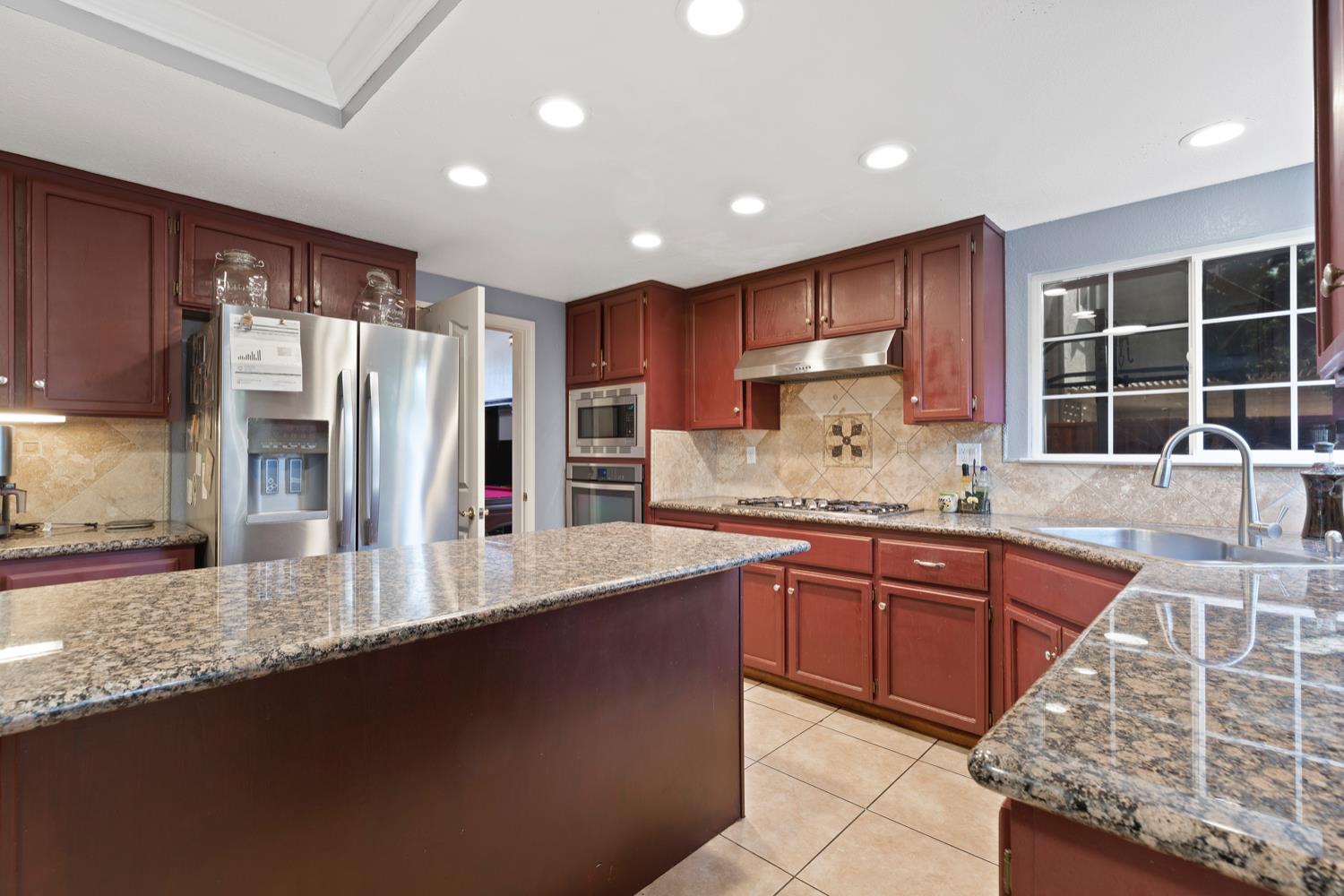 Parkside Drive, Tracy, California image 7