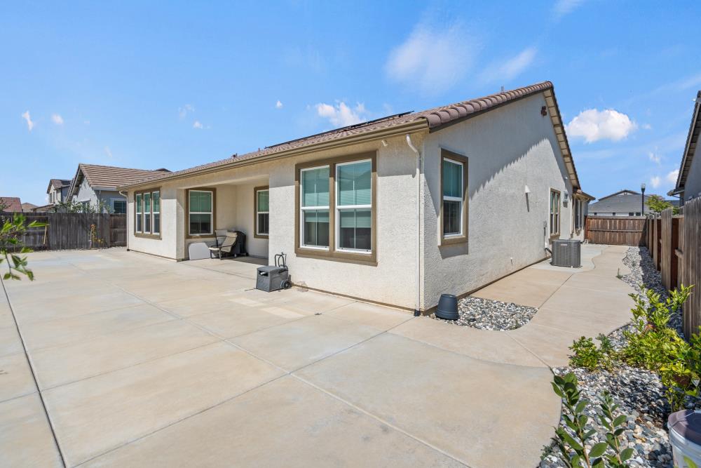 Montaria Way, Elk Grove, California image 35