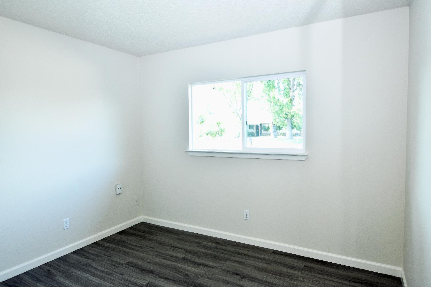 Bluefield Avenue, Turlock, California image 19