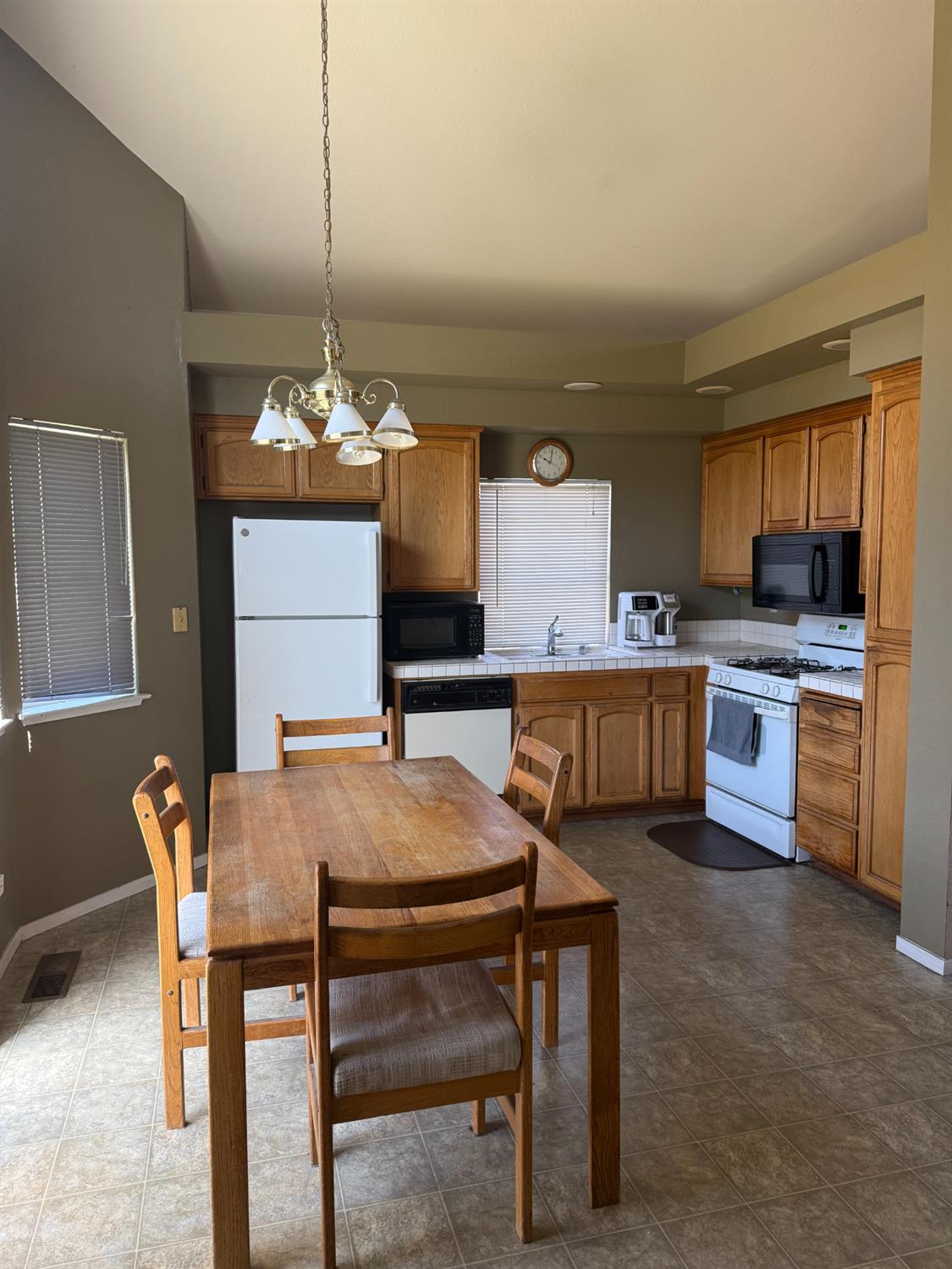 N Czerny Street, Tracy, California image 10