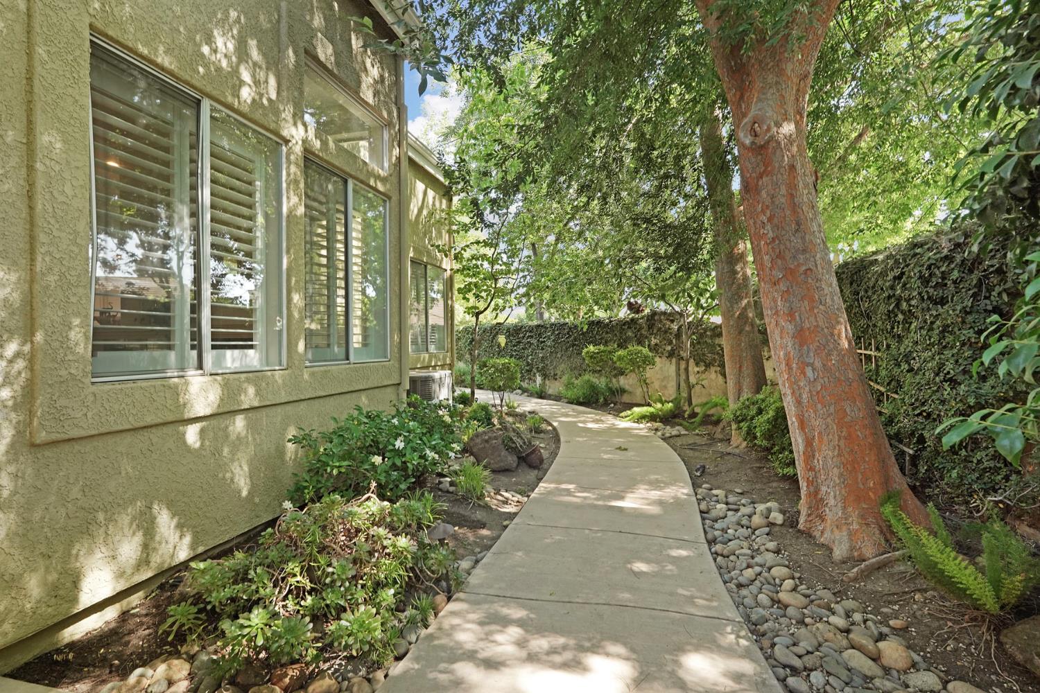 Annandale Court, Stockton, California image 40