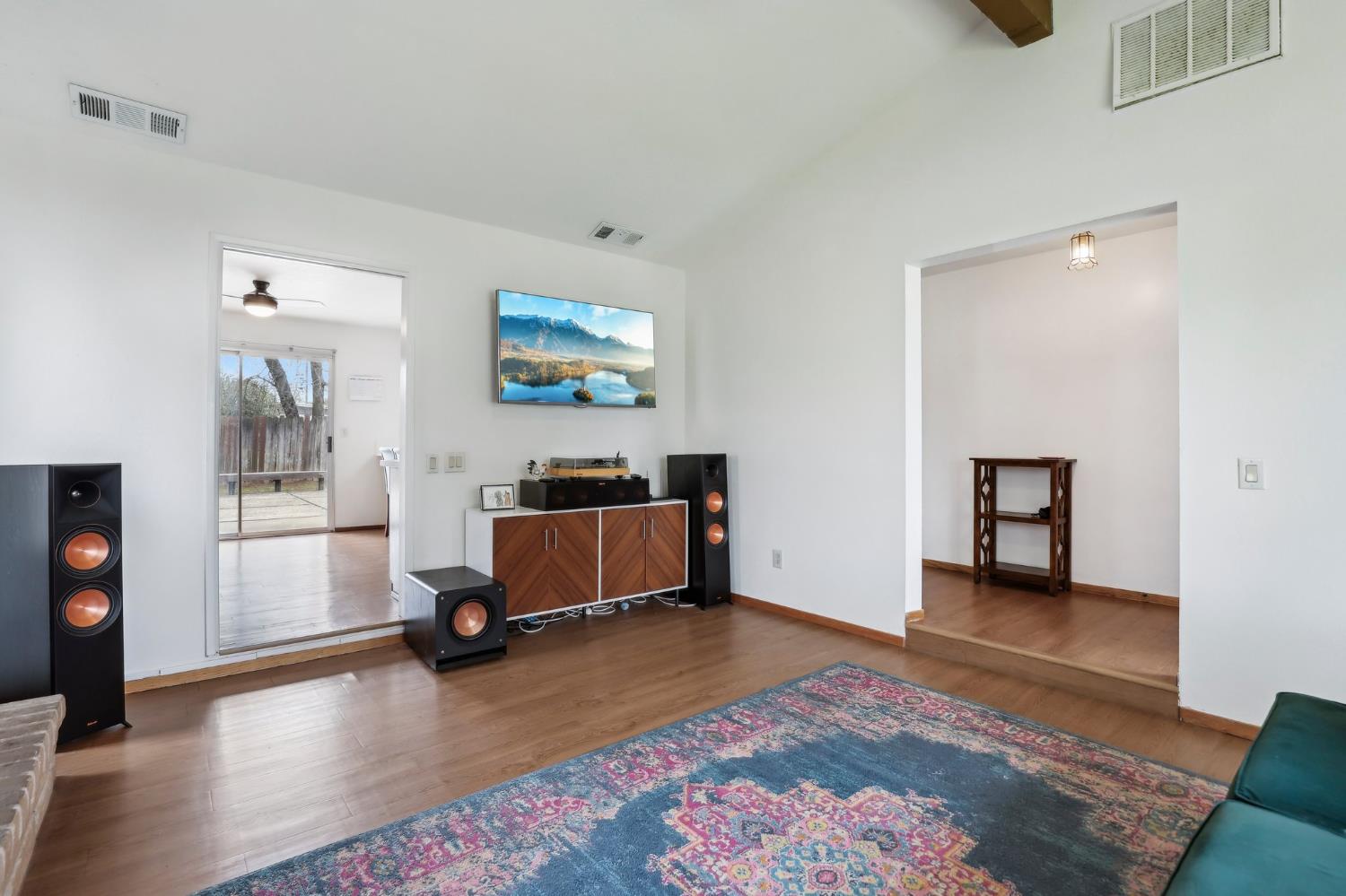 Woodstock Way, Sacramento, California image 6