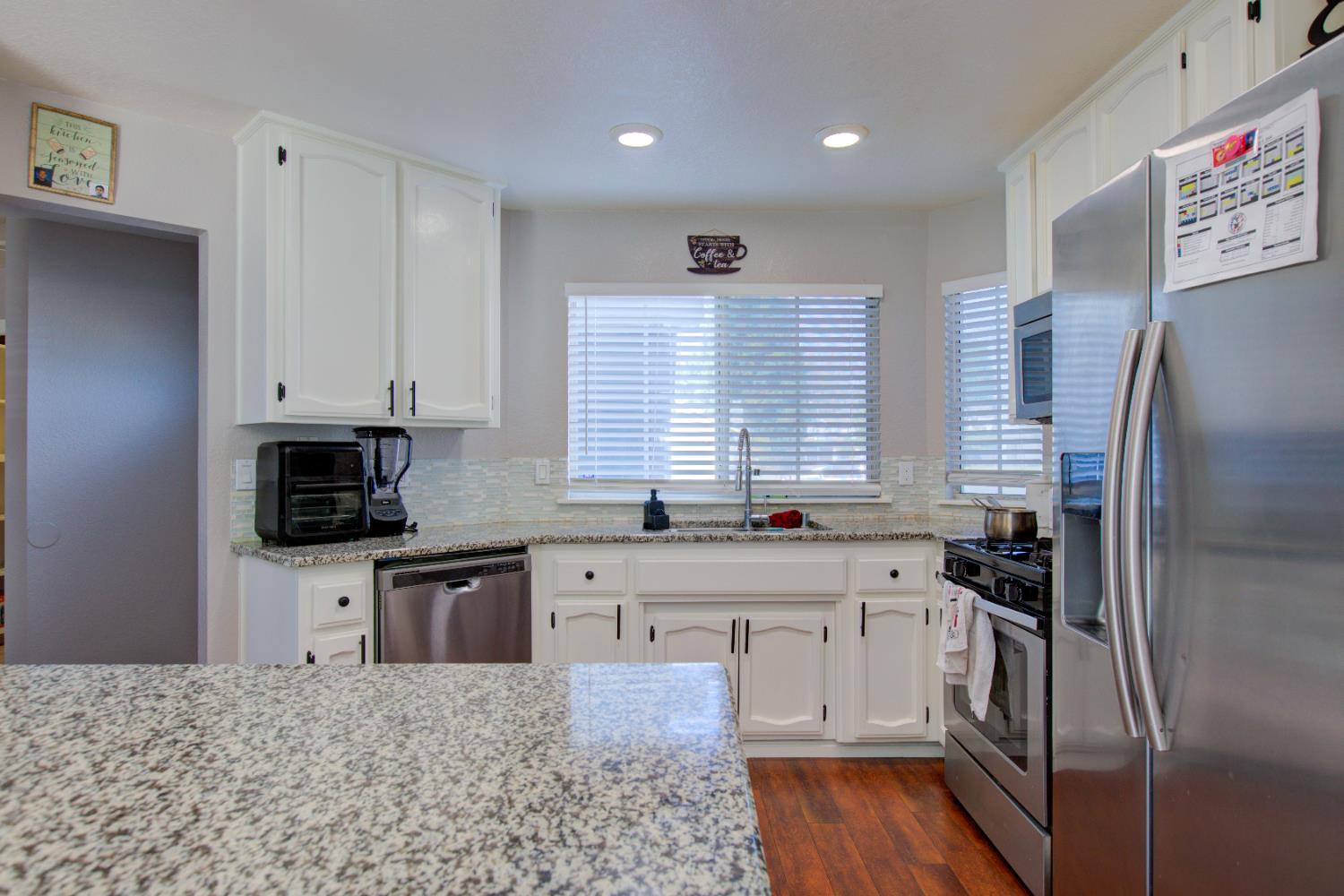 Crestwood Avenue, Manteca, California image 8