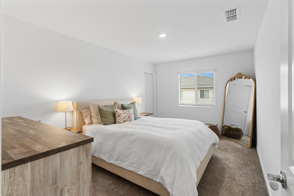 Newfoundland Drive, Roseville, California image 38