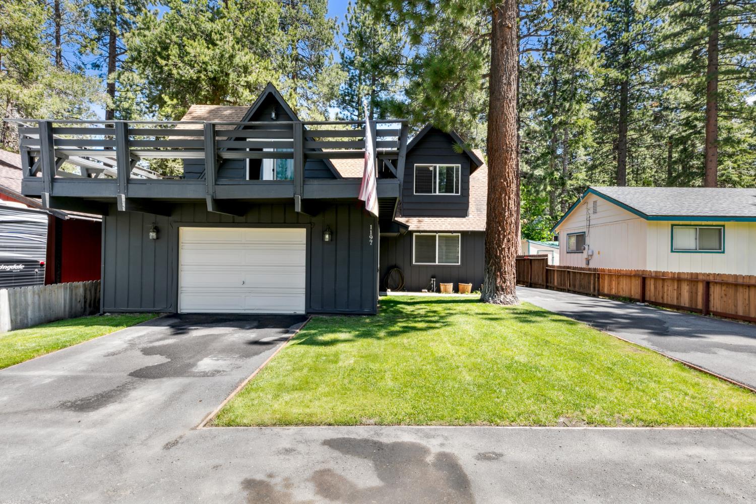 Julie Lane, South Lake Tahoe, California image 2