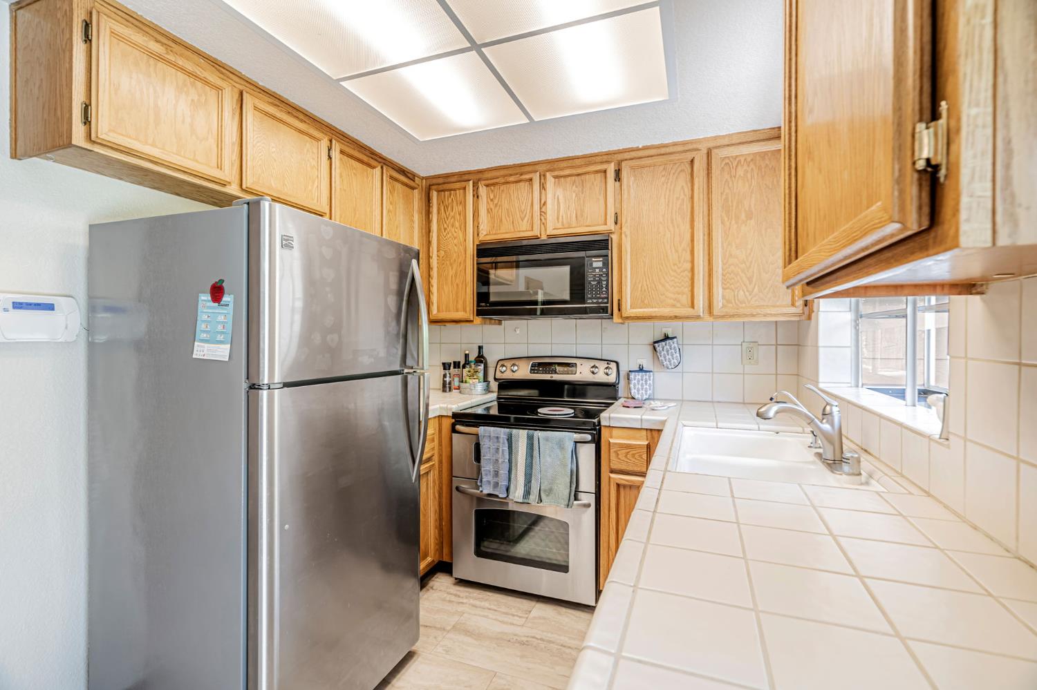 Macaw Way, San Jose, California image 6