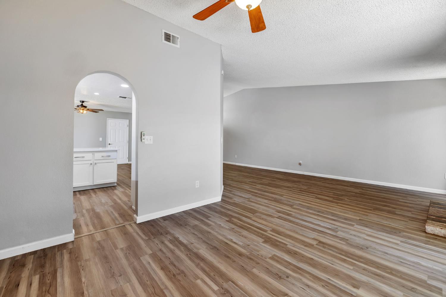 Osuna Way, Sacramento, California image 12
