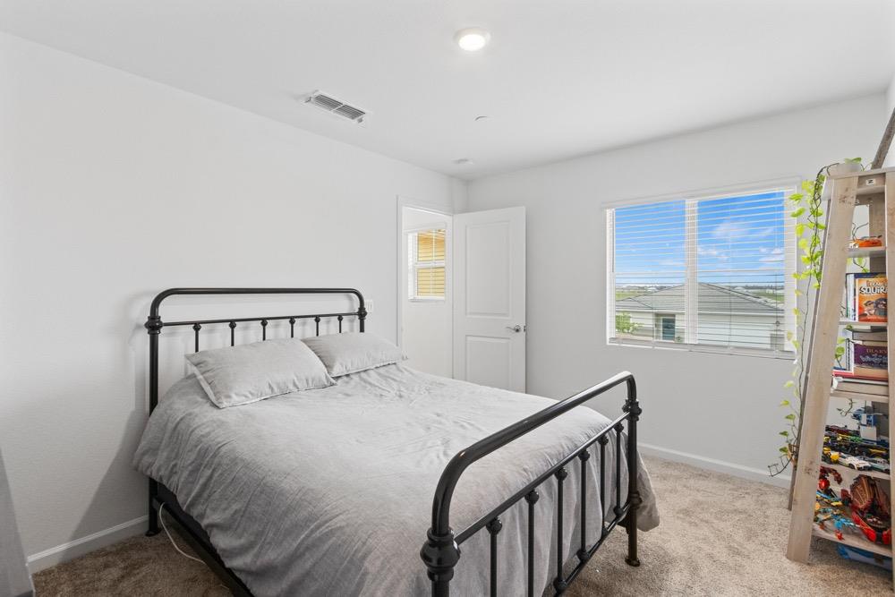 Newfoundland Drive, Roseville, California image 40