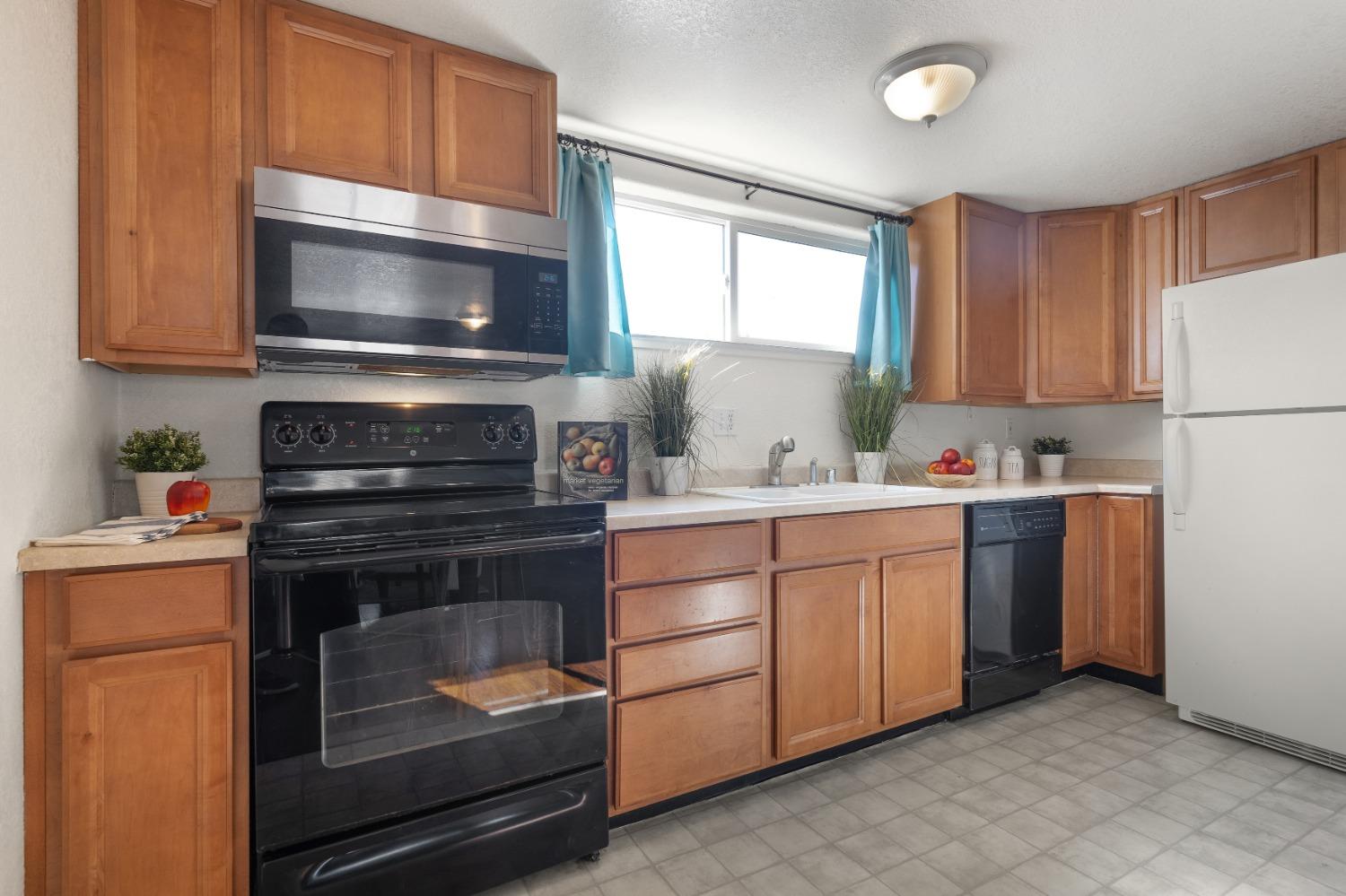San Francisco Street, Rocklin, California image 30