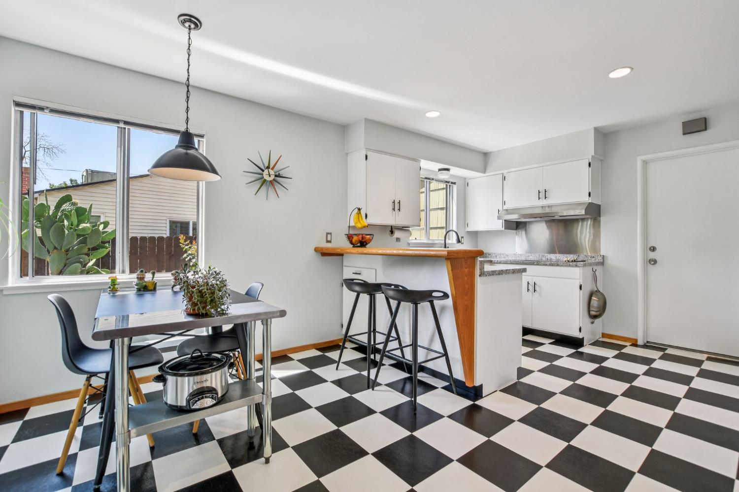 Cedarhurst Way, Carmichael, California image 7