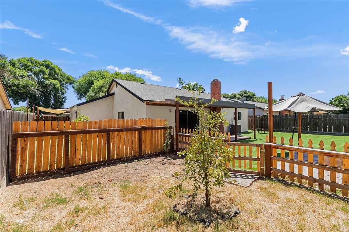 Entrada Way, Modesto, California image 37