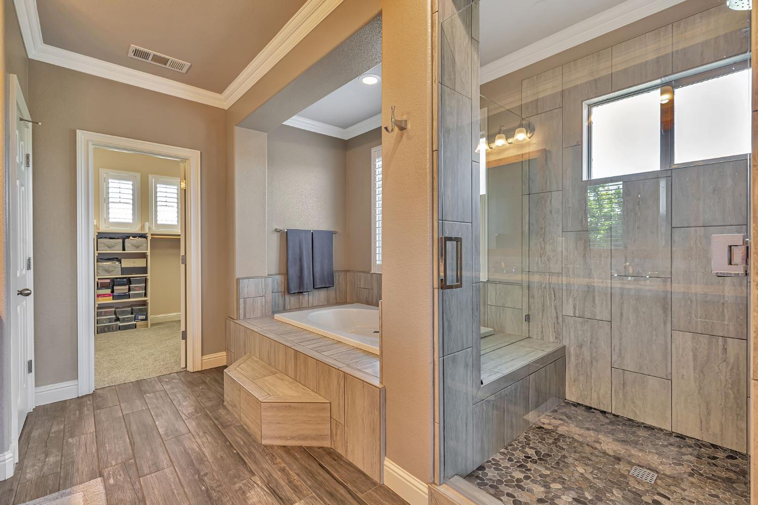 Detail Gallery Image 23 of 45 For 1088 Broken Spoke Ln, Roseville,  CA 95747 - 5 Beds | 4/1 Baths