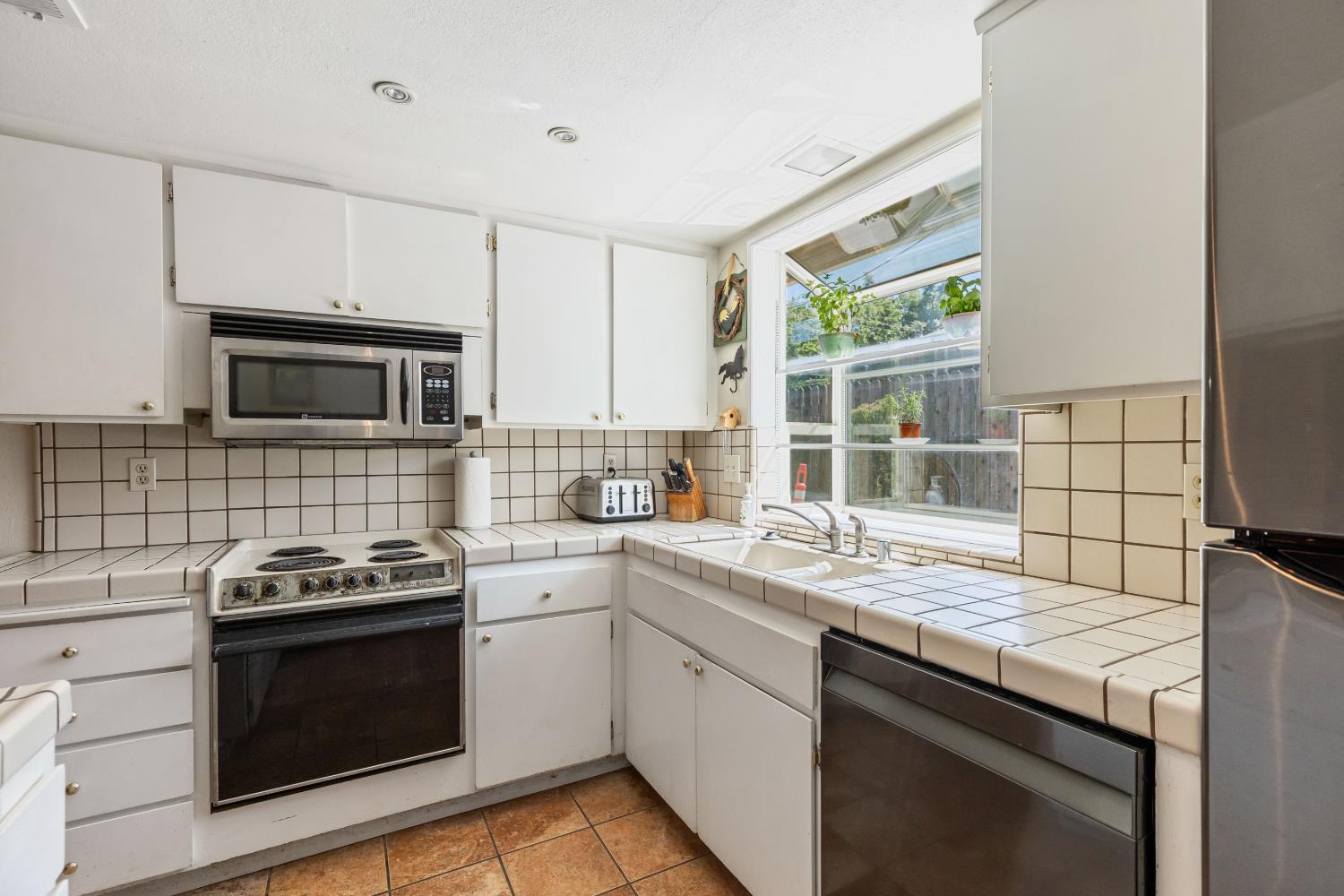 Somerset Way, Rocklin, California image 15