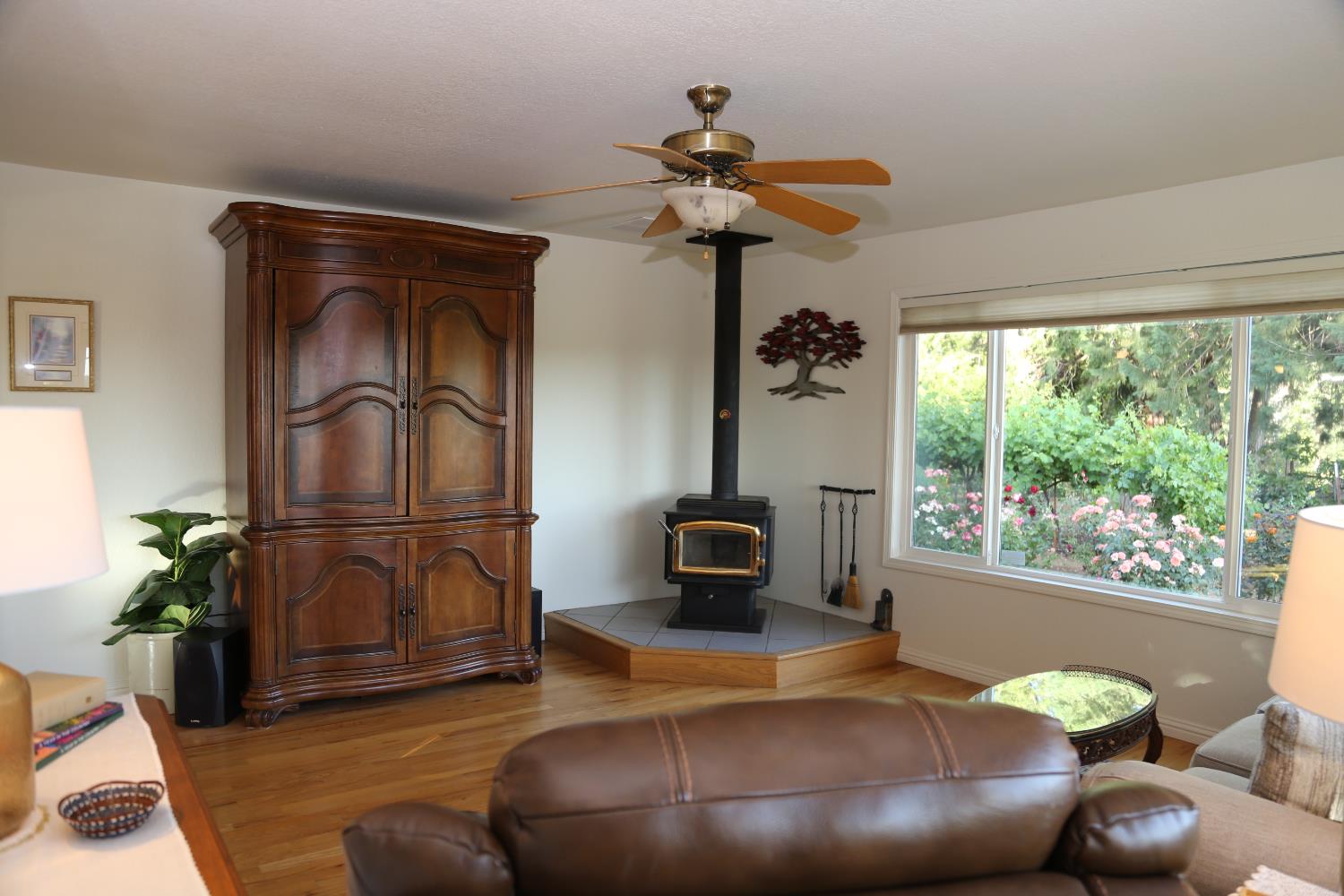Detail Gallery Image 15 of 78 For 2300 Larsen Dr, Camino,  CA 95709 - 4 Beds | 2 Baths