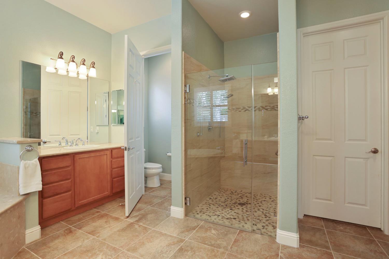 Detail Gallery Image 42 of 74 For 2424 Ashbridge Ln, Manteca,  CA 95336 - 2 Beds | 2/1 Baths