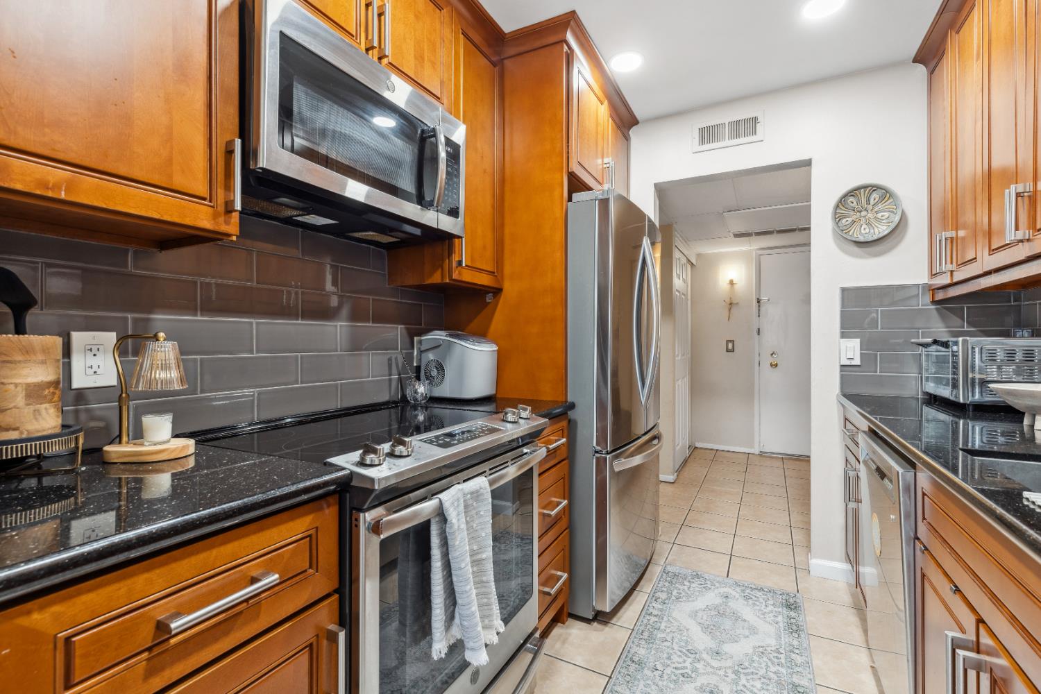 N Civic Drive #411, Walnut Creek, California image 4
