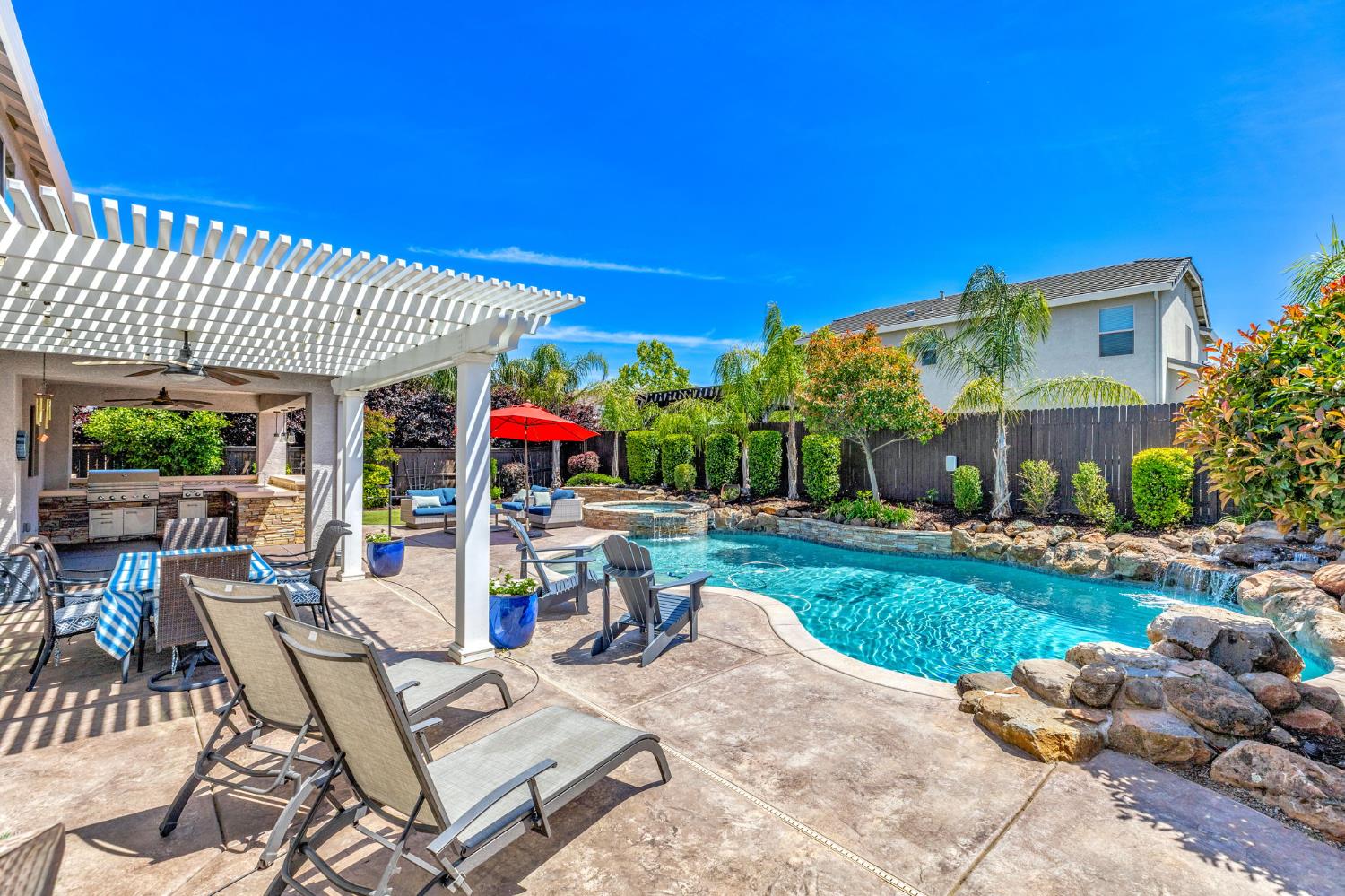 Detail Gallery Image 32 of 45 For 1088 Broken Spoke Ln, Roseville,  CA 95747 - 5 Beds | 4/1 Baths