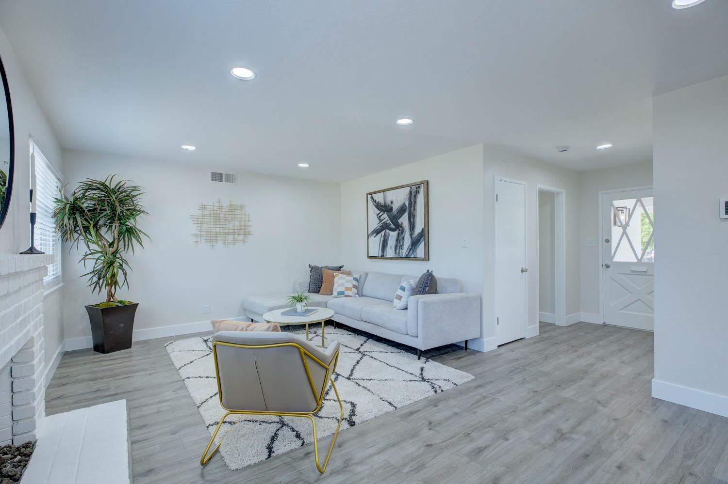 Stockbridge Avenue, Sacramento, California image 3
