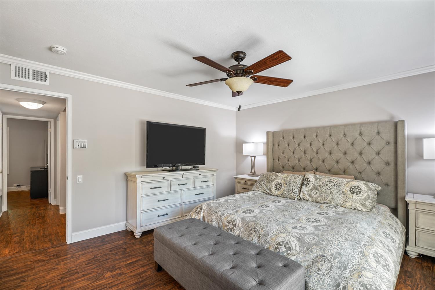 Hartnell Place, Sacramento, California image 20