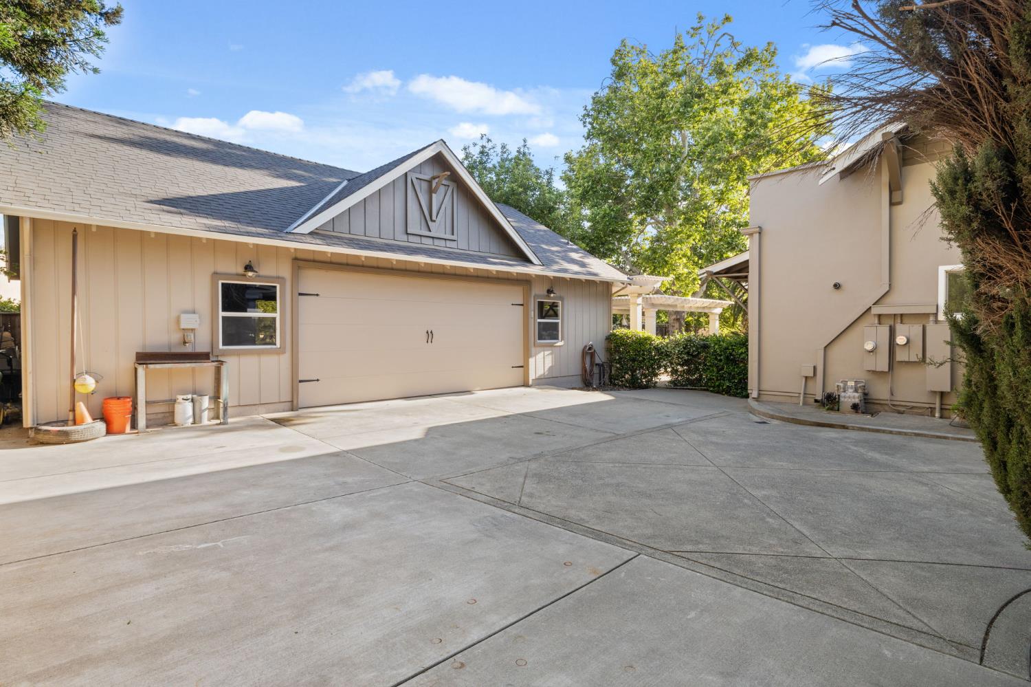 W Southwood Drive, Woodland, California image 9