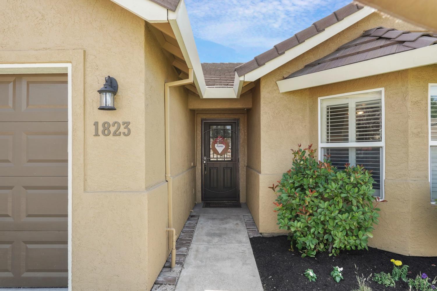Blackbird Court, Lodi, California image 3