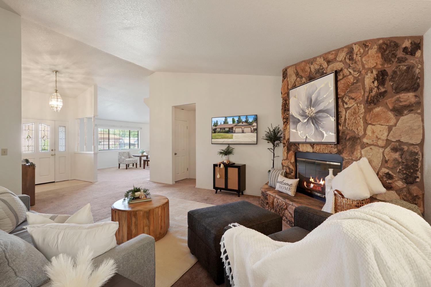 Detail Gallery Image 5 of 39 For 2316 Yosemite Ave, Escalon,  CA 95320 - 3 Beds | 2 Baths