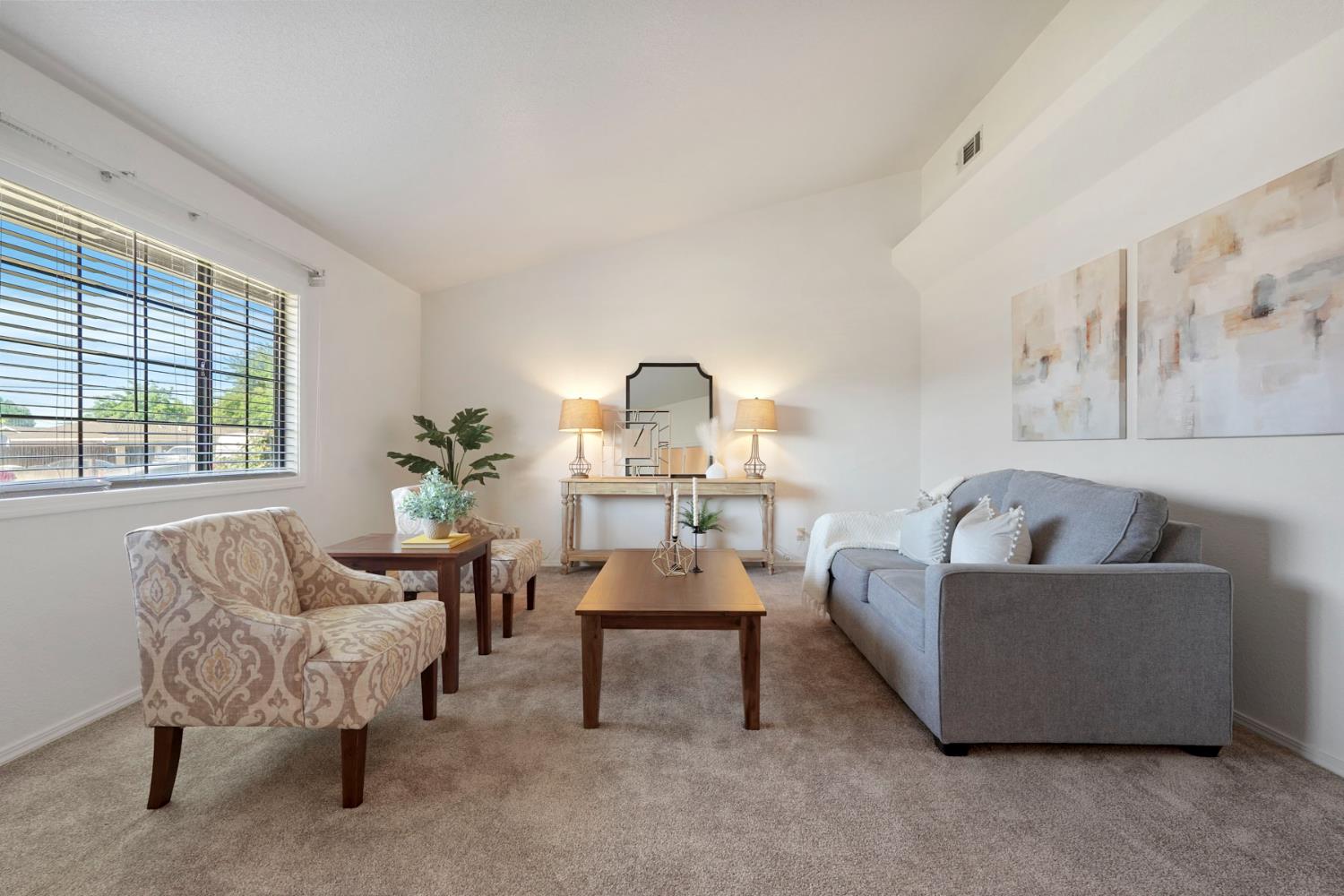 Detail Gallery Image 14 of 39 For 2316 Yosemite Ave, Escalon,  CA 95320 - 3 Beds | 2 Baths