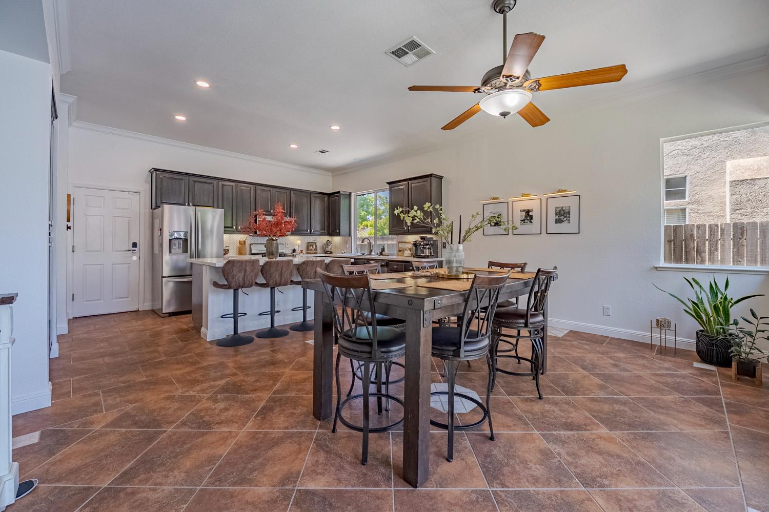 La Quinta Court, Merced, California image 21