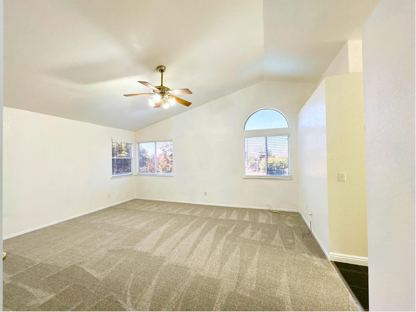 Exbourne Circle, Sacramento, California image 11