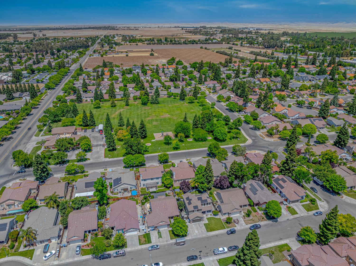La Quinta Court, Merced, California image 9