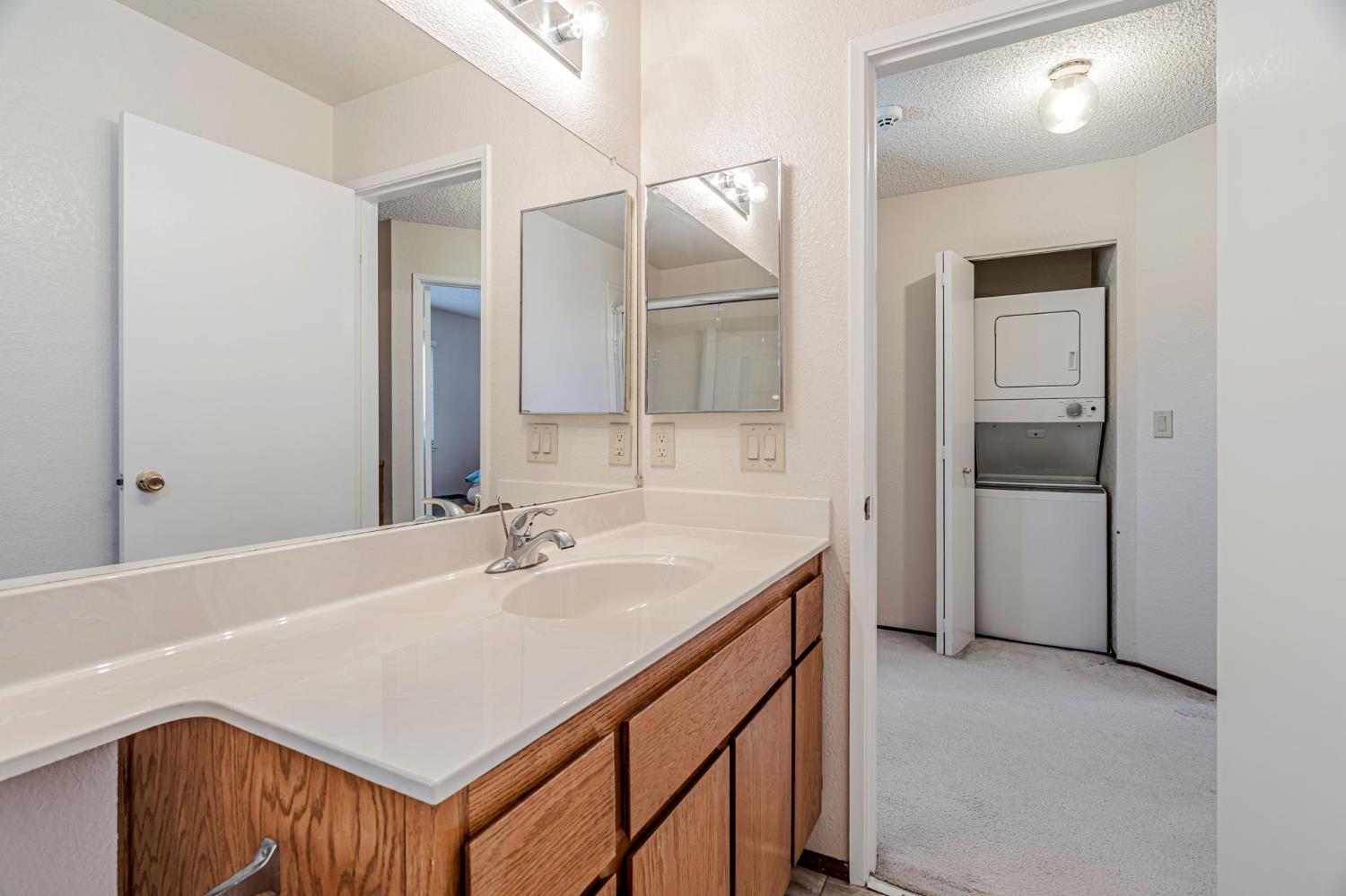 Macaw Way, San Jose, California image 15