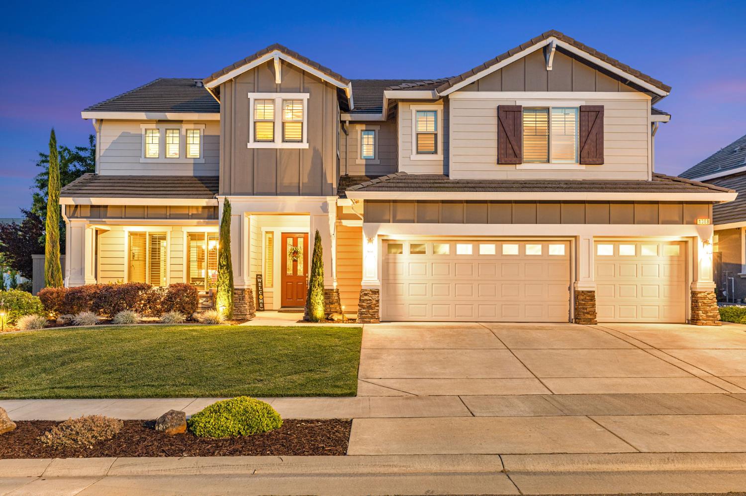 Detail Gallery Image 2 of 45 For 1088 Broken Spoke Ln, Roseville,  CA 95747 - 5 Beds | 4/1 Baths