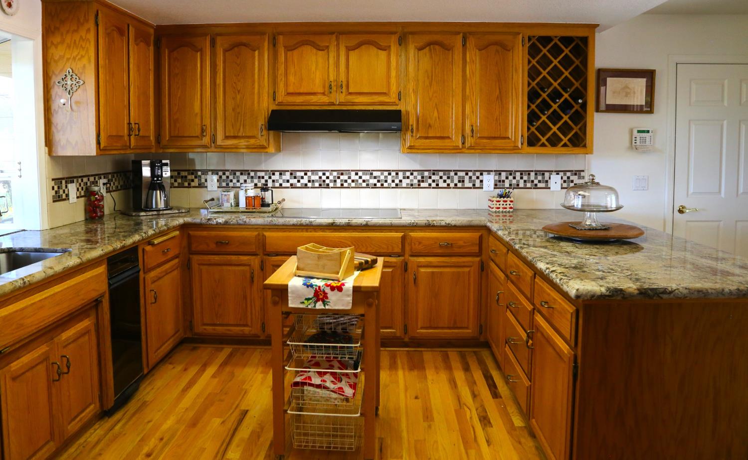 Detail Gallery Image 16 of 78 For 2300 Larsen Dr, Camino,  CA 95709 - 4 Beds | 2 Baths